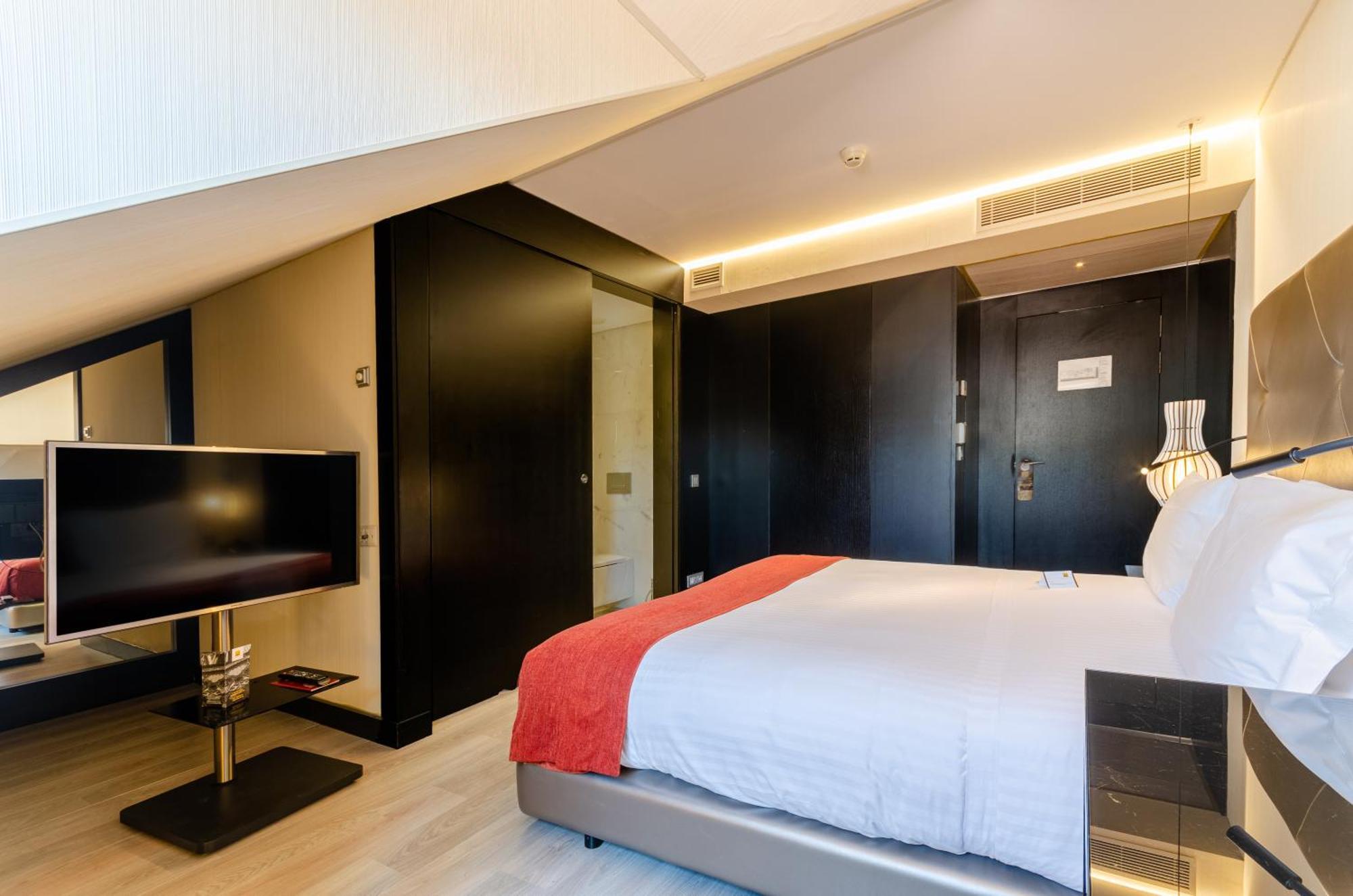 Hotel Santa Justa Lisbon Exterior photo